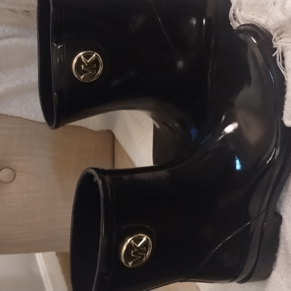 NWOT Michael Kors Benji rain boots